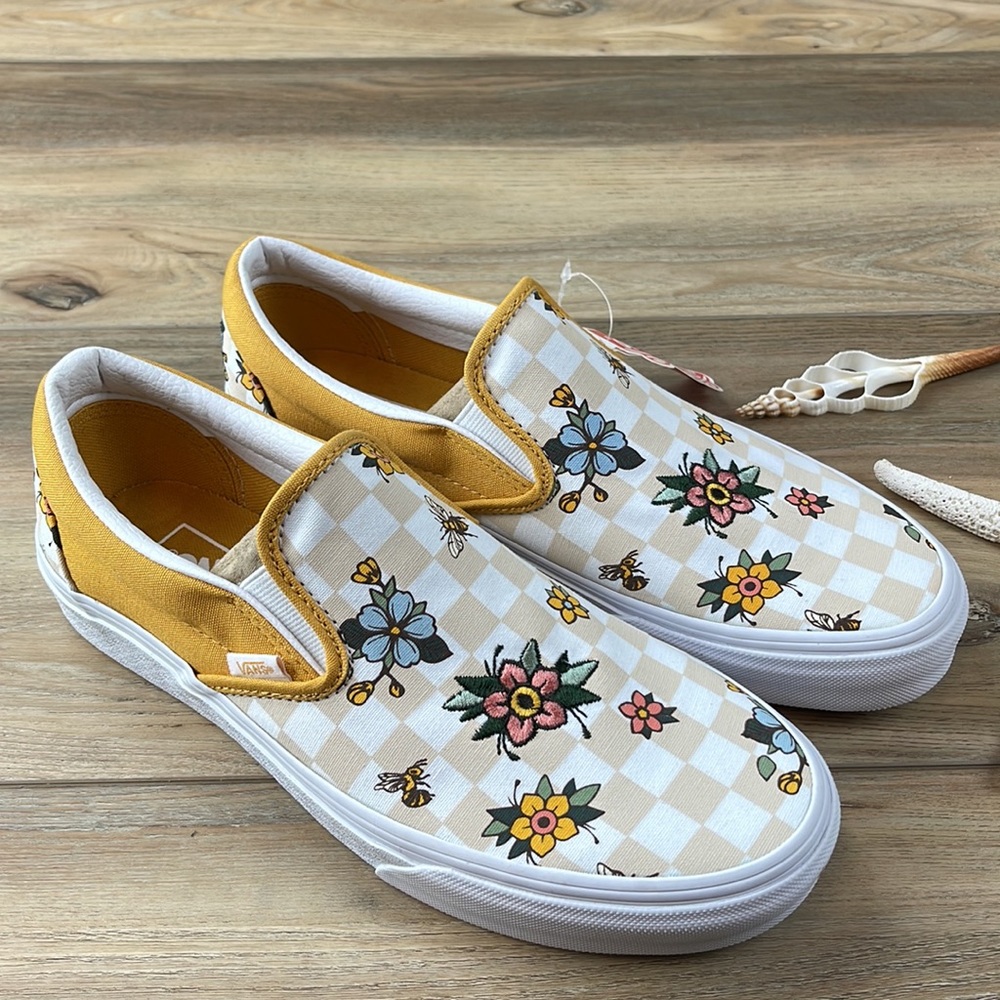 🌴🔆VANS- FLORAL EMBROIDERY SLIP ON’S MUSTERED YELLOW🔆🌴 - Picture 1 of 13